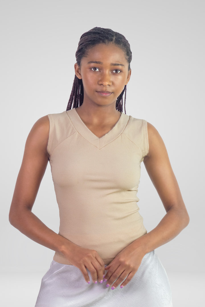 MULHER-BLUSA CREME NOVA