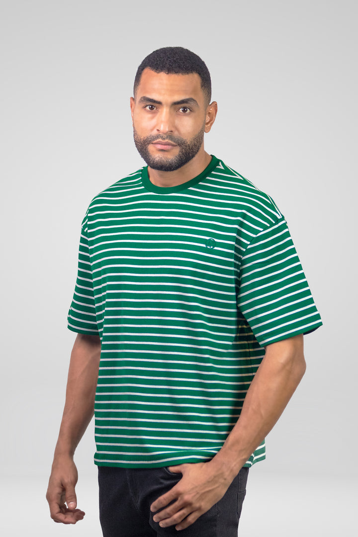 HOMEM-T-SHIRT BRANCA COM LISTRAS VERDE NOVA