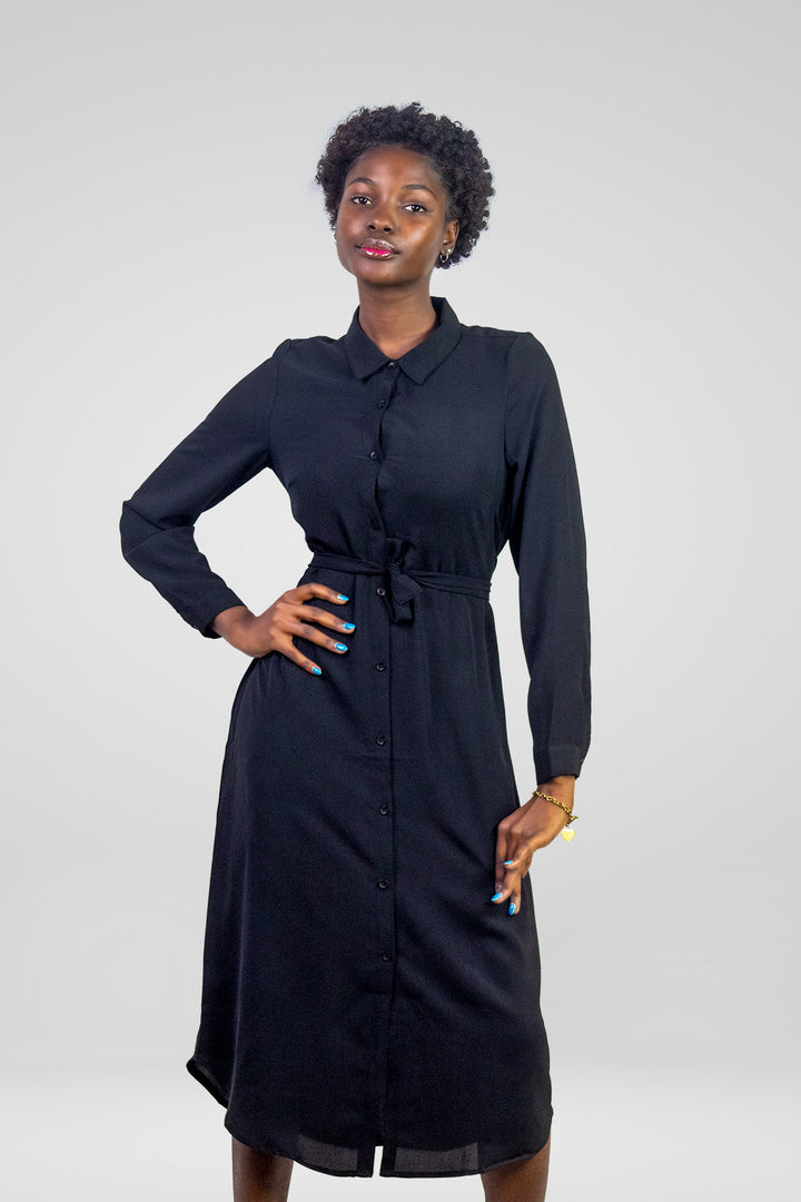 MULHER-VESTIDO PRETO NOVO