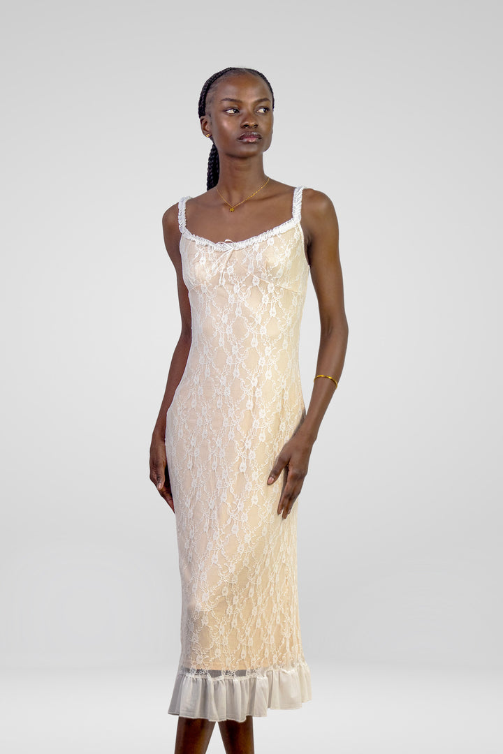 MULHER-VESTIDO BRANCO NOVO