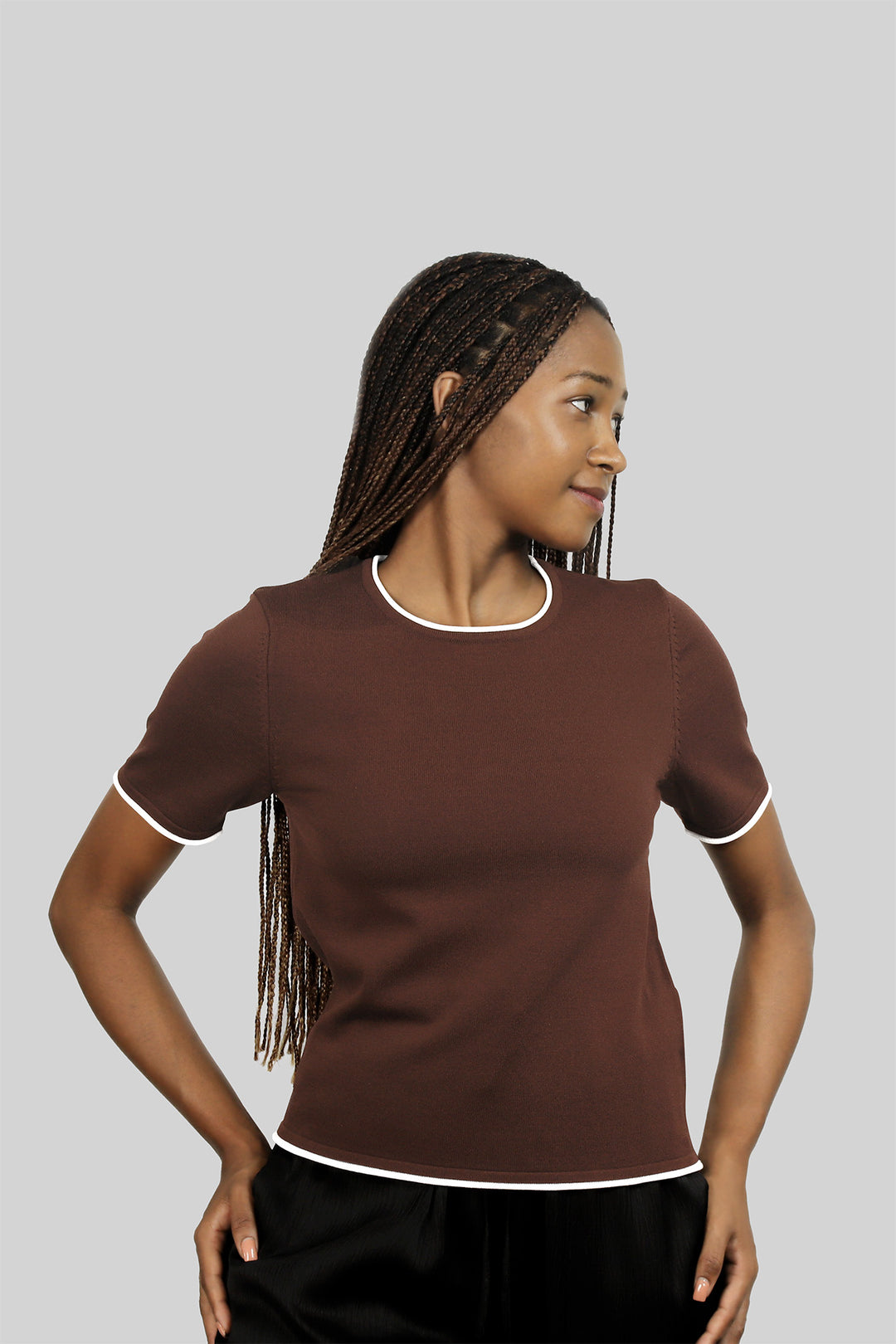 MULHER-BLUSA CASTANHA NOVA