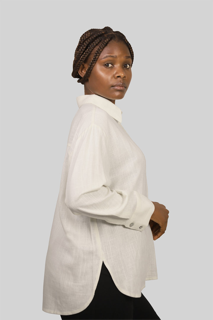 MULHER-CAMISA BRANCA NOVA