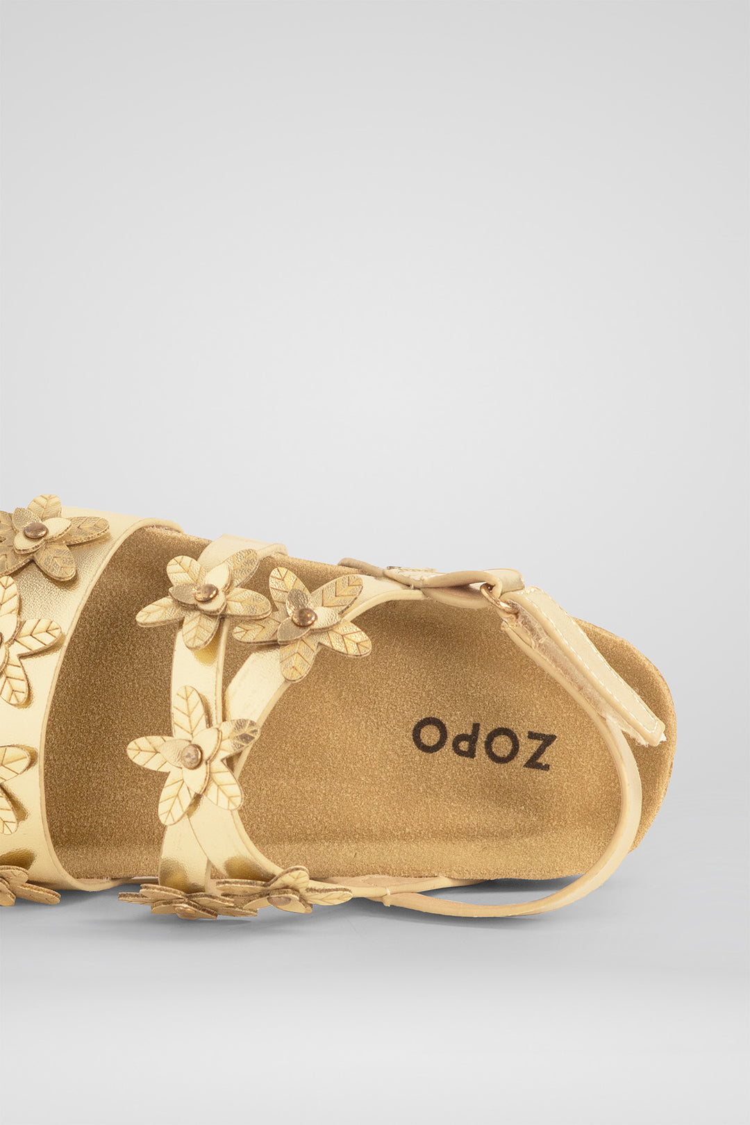 CRIANÇA-SANDÁLIA DOURADA NOVA