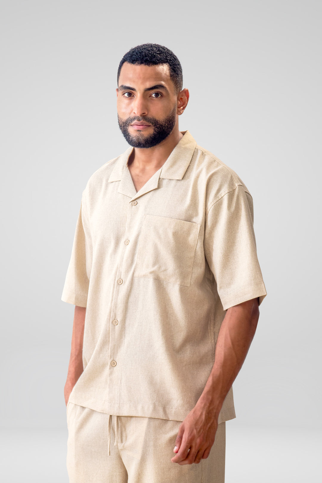 HOMEM-CONFORT CAMISA BEGE NOVA