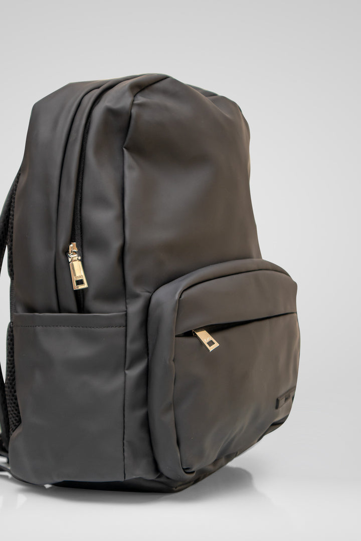 HOMEM-MOCHILA PRETA NOVA