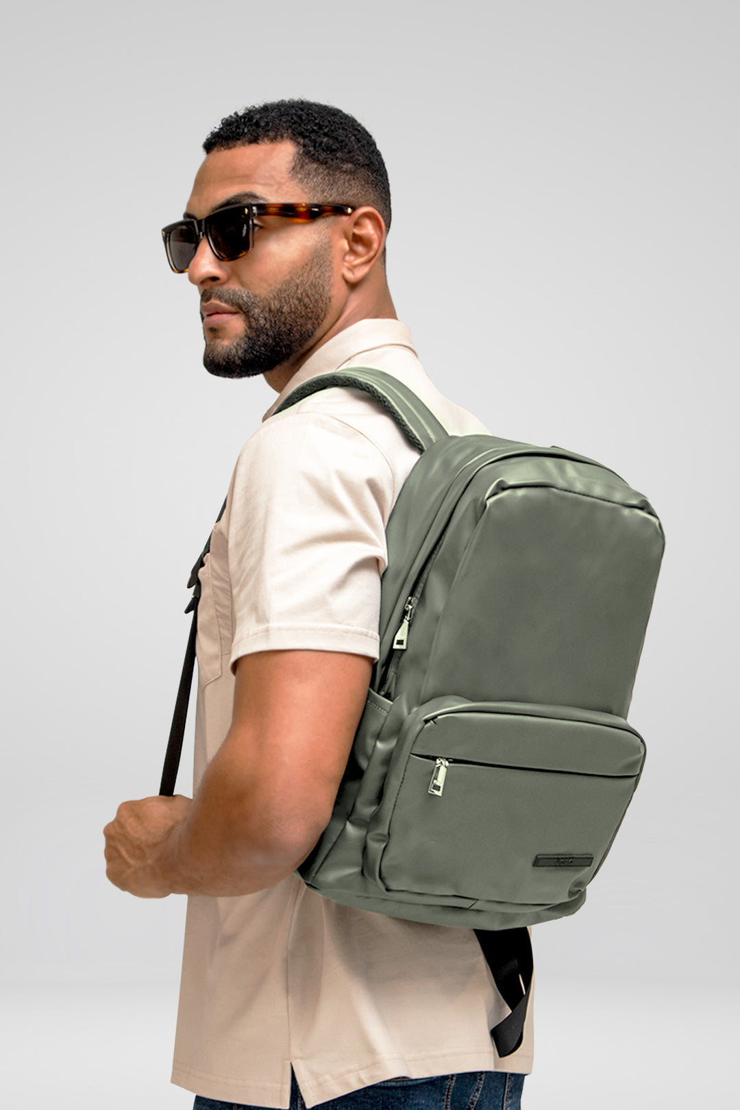 HOMEM-MOCHILA VERDE NOVA