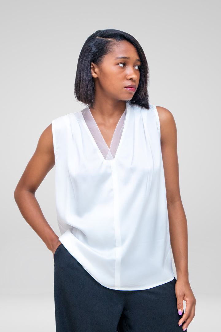 MULHER-BLUSA BRANCA NOVA