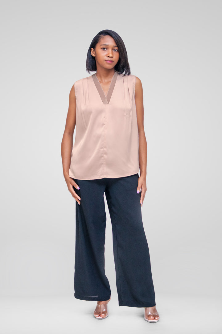 MULHER-BLUSA CREME NOVA