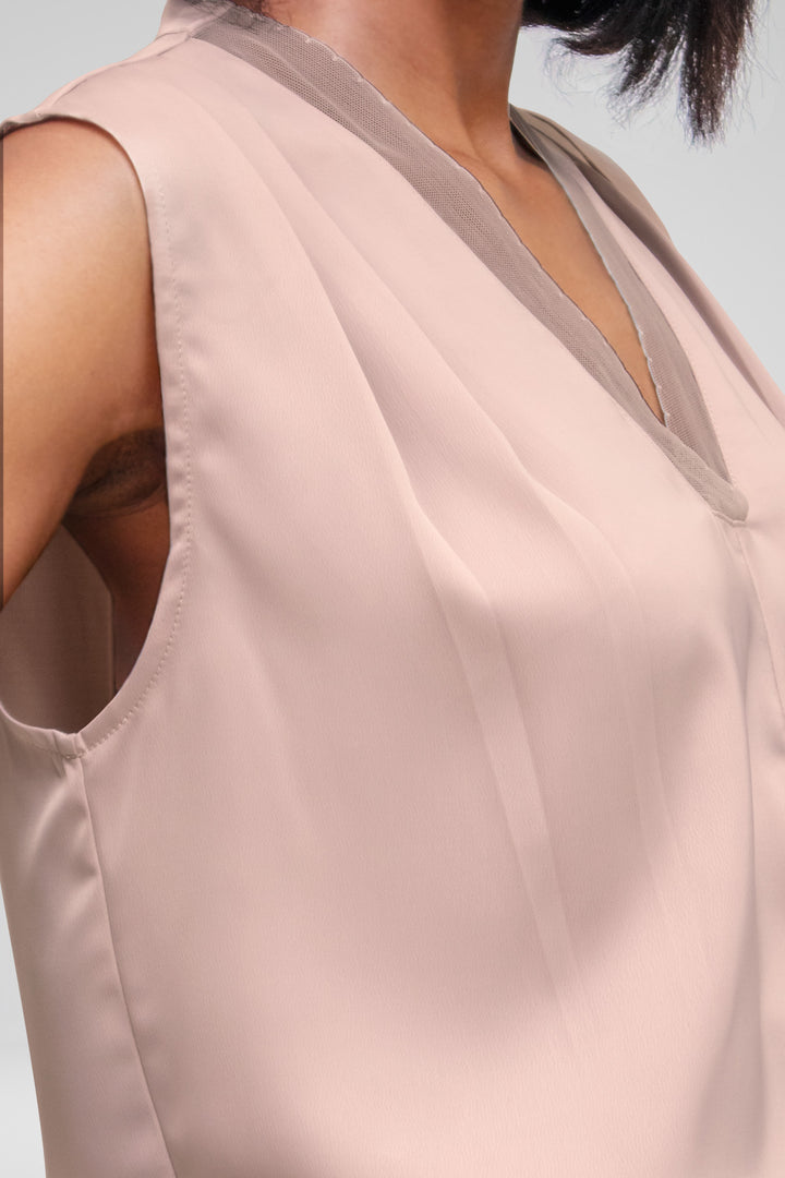 MULHER-BLUSA CREME NOVA