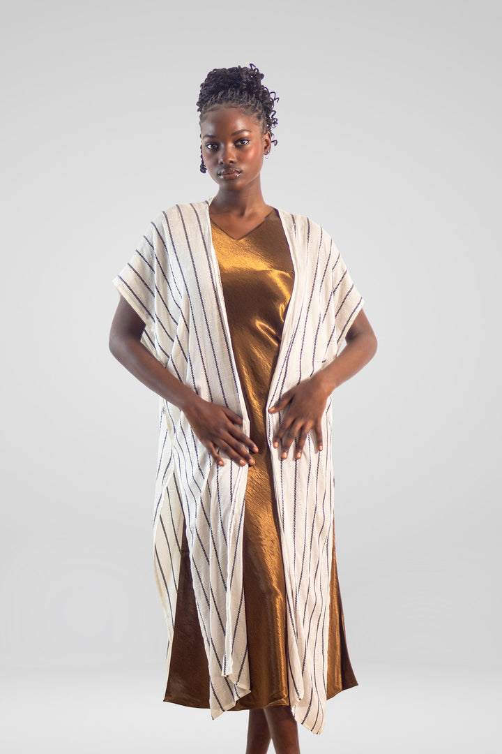 MULHER-BLUSA BOLERO PRETO E BRANCO NOVO