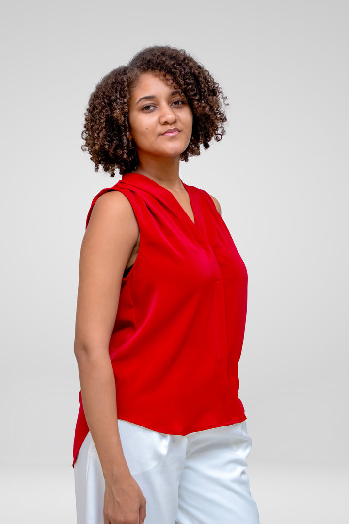 MULHER-BLUSA VERMELHA NOVA