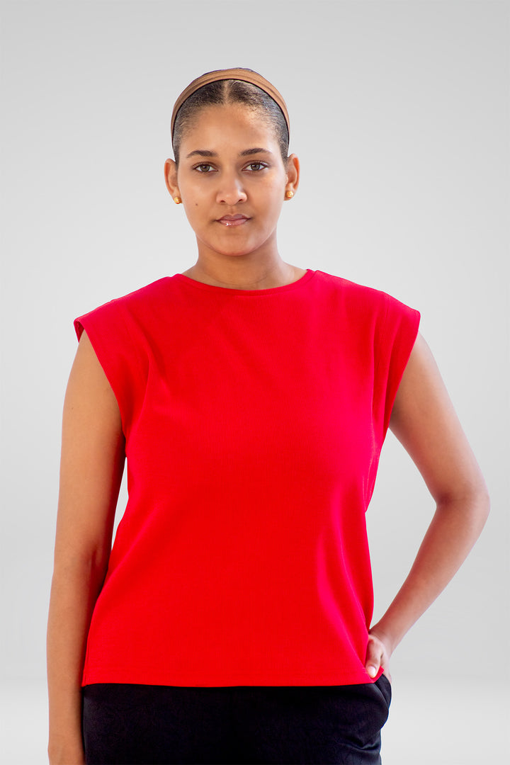 MULHER-BLUSA VERMELHA NOVA