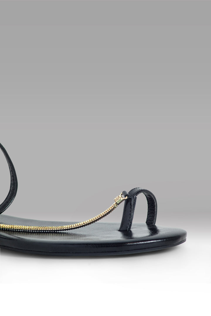 MULHER-SANDÁLIAS PRETA NOVA