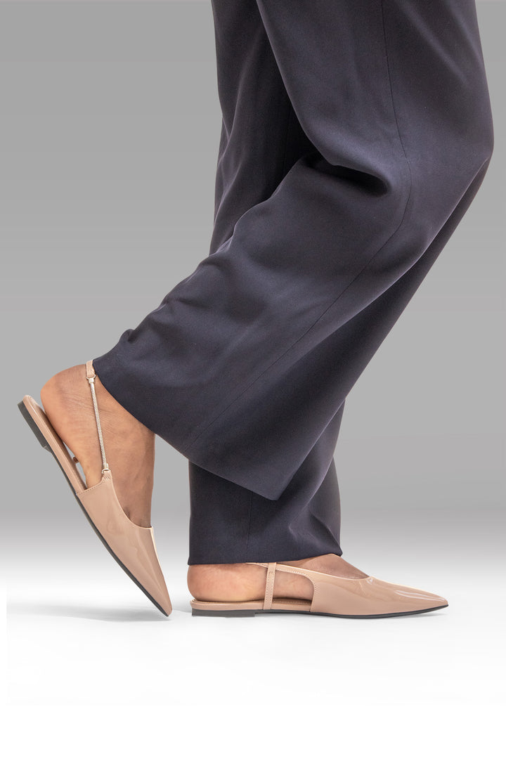 MULHER-SAPATO CÁQUI NOVO