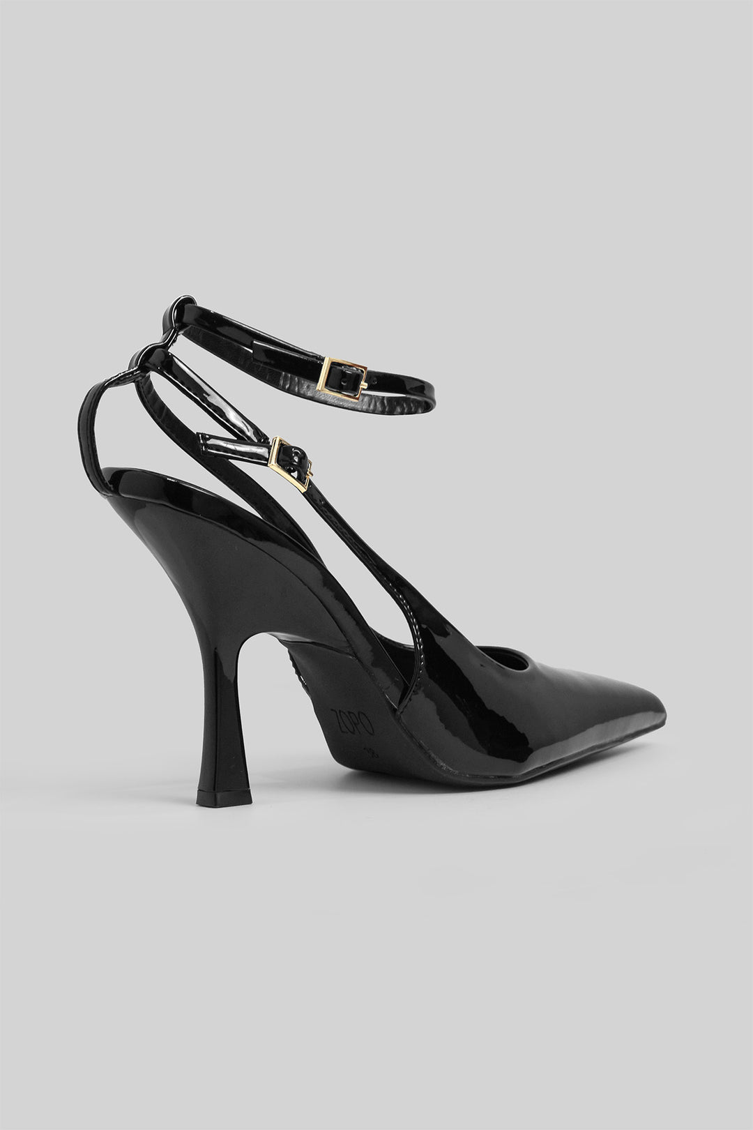 MULHER-SANDÁLIA ALTA PRETA NOVA