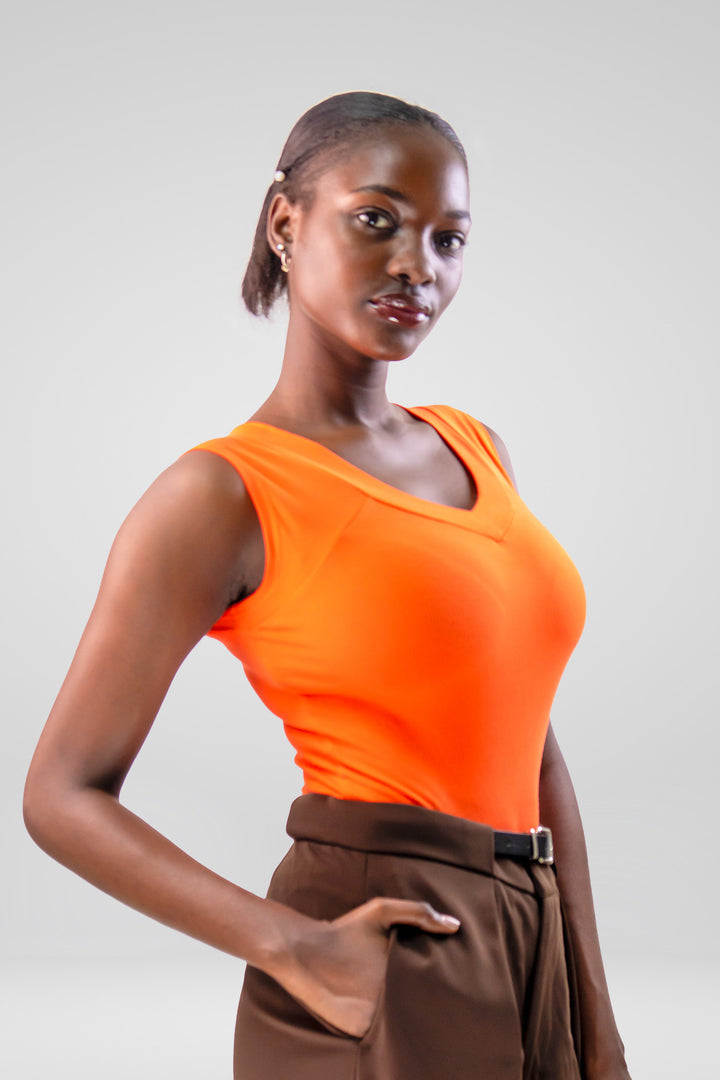 MULHER-BLUSA LARANJA NOVA