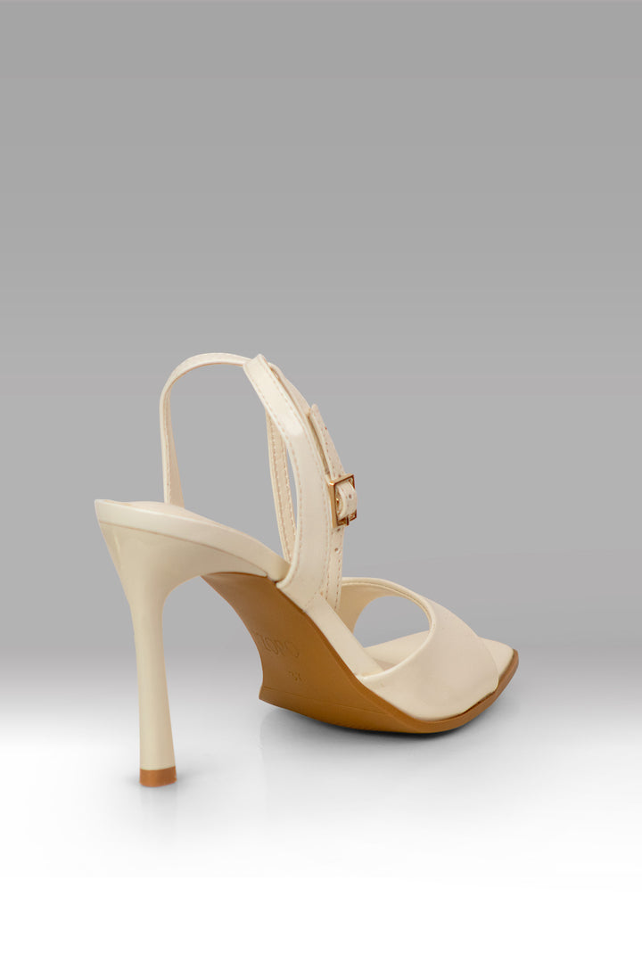 MULHER-SANDÁLIA ALTA BRANCA NOVA