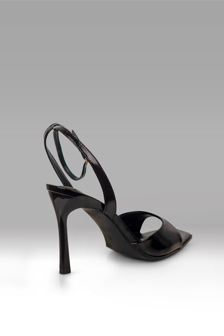 MULHER-SANDÁLIA ALTA PRETA NOVA