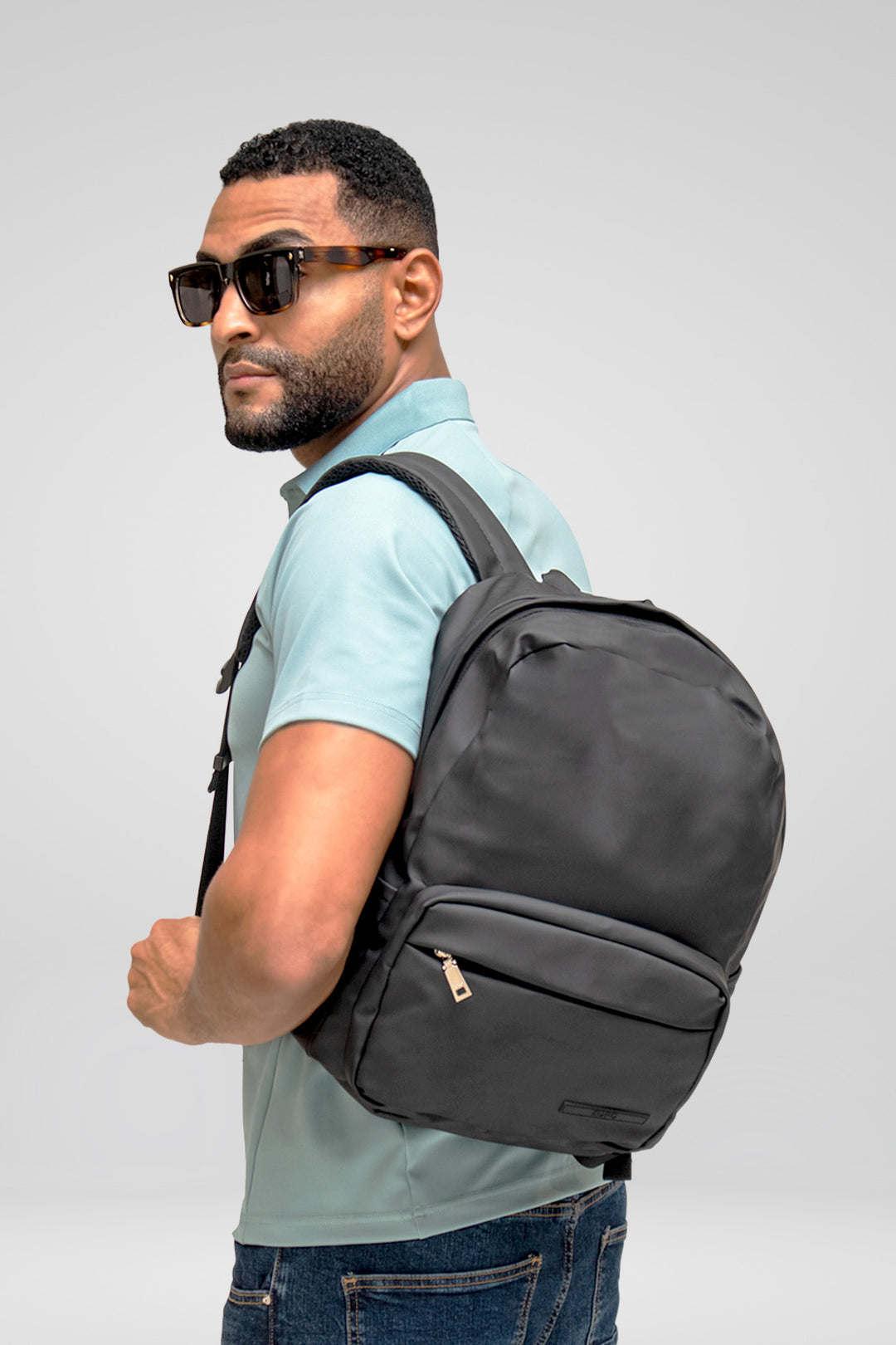 HOMEM-MOCHILA PRETA NOVA