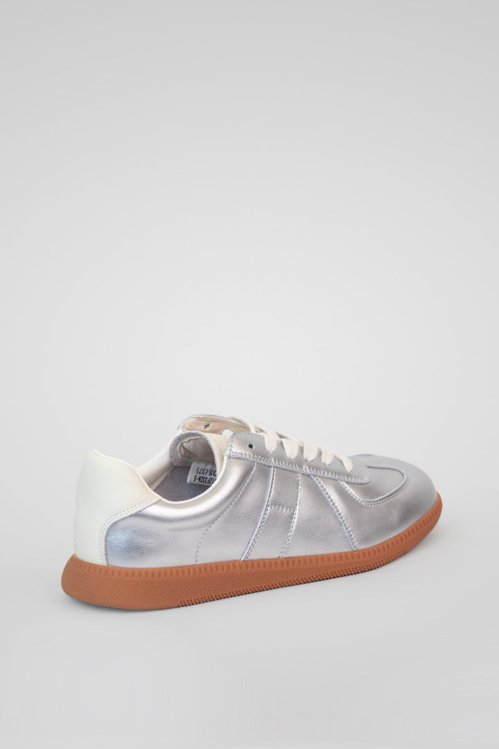 MULHER-TÉNIS PRATEADO E BRANCO NOVO