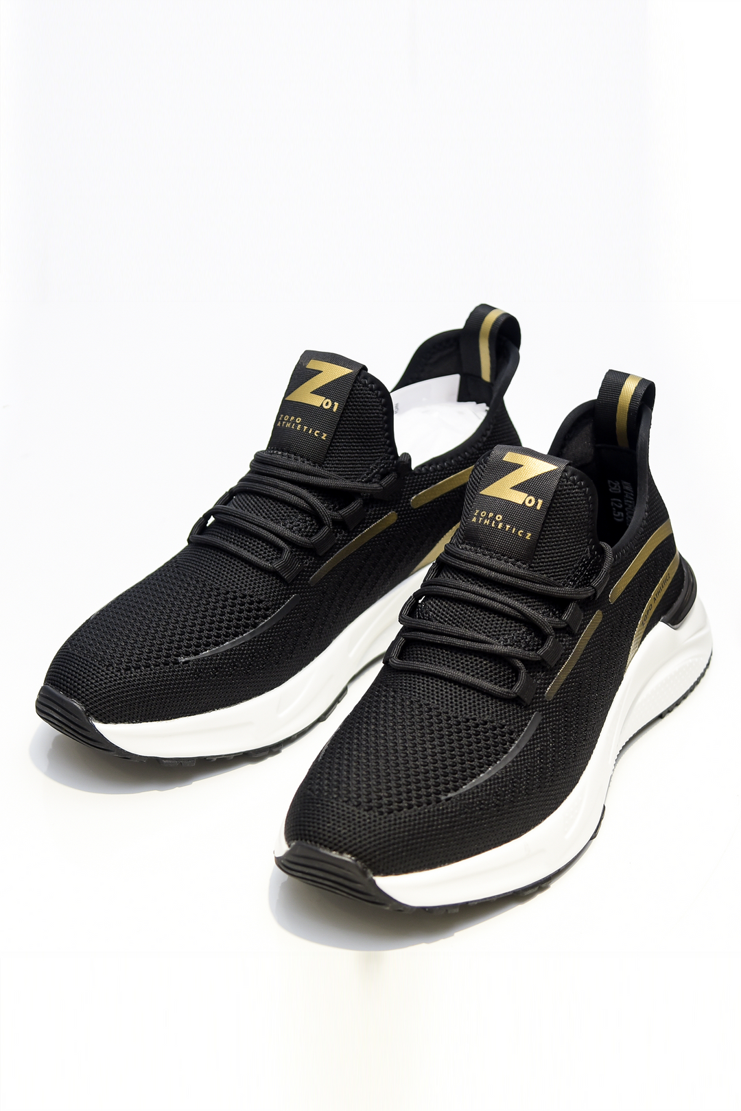 HOMEM-TÉNIS MASCULINO CASUAL COM LISTRAS DOURADO