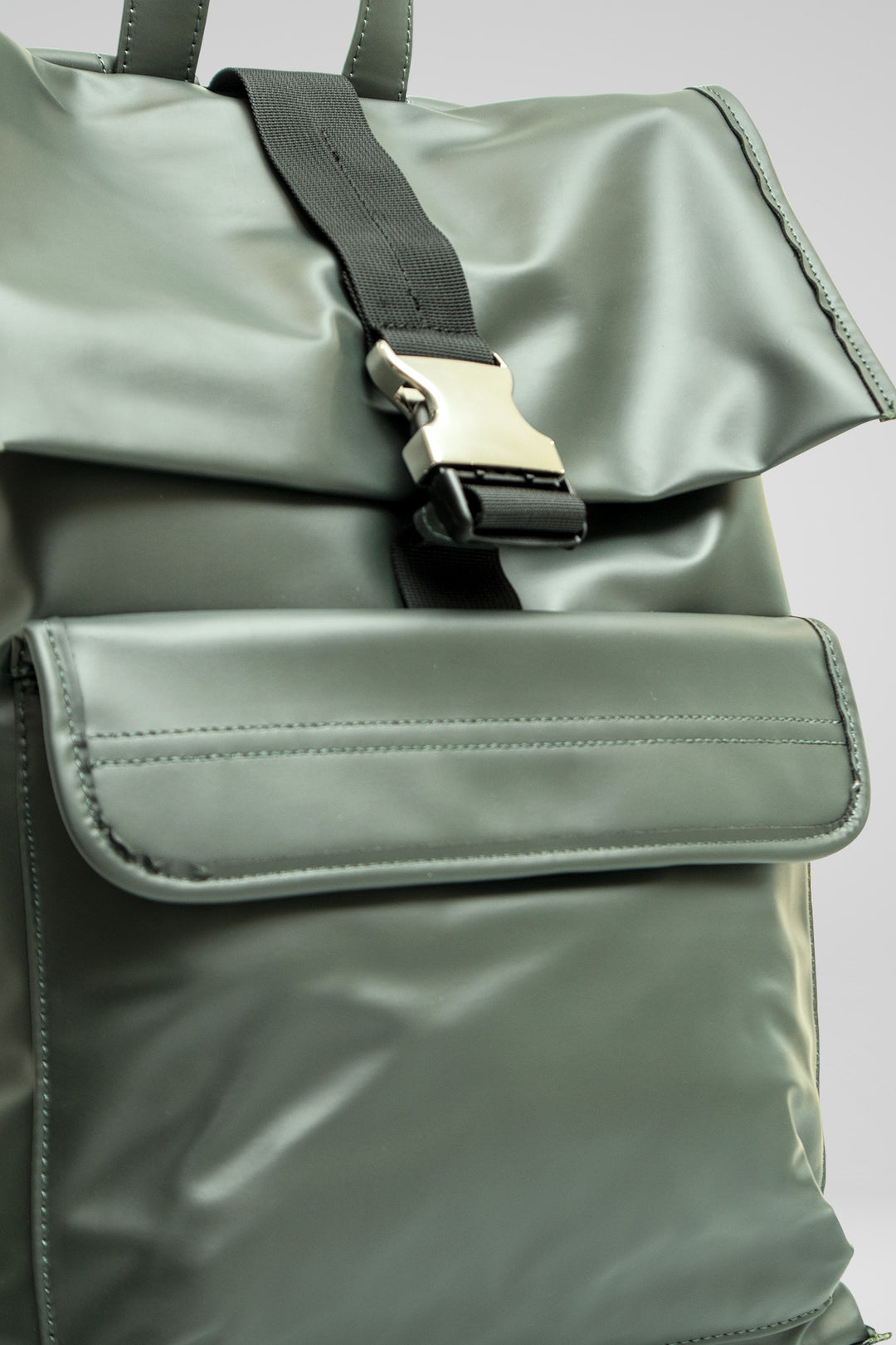 HOMEM-MOCHILA VERDE NOVA