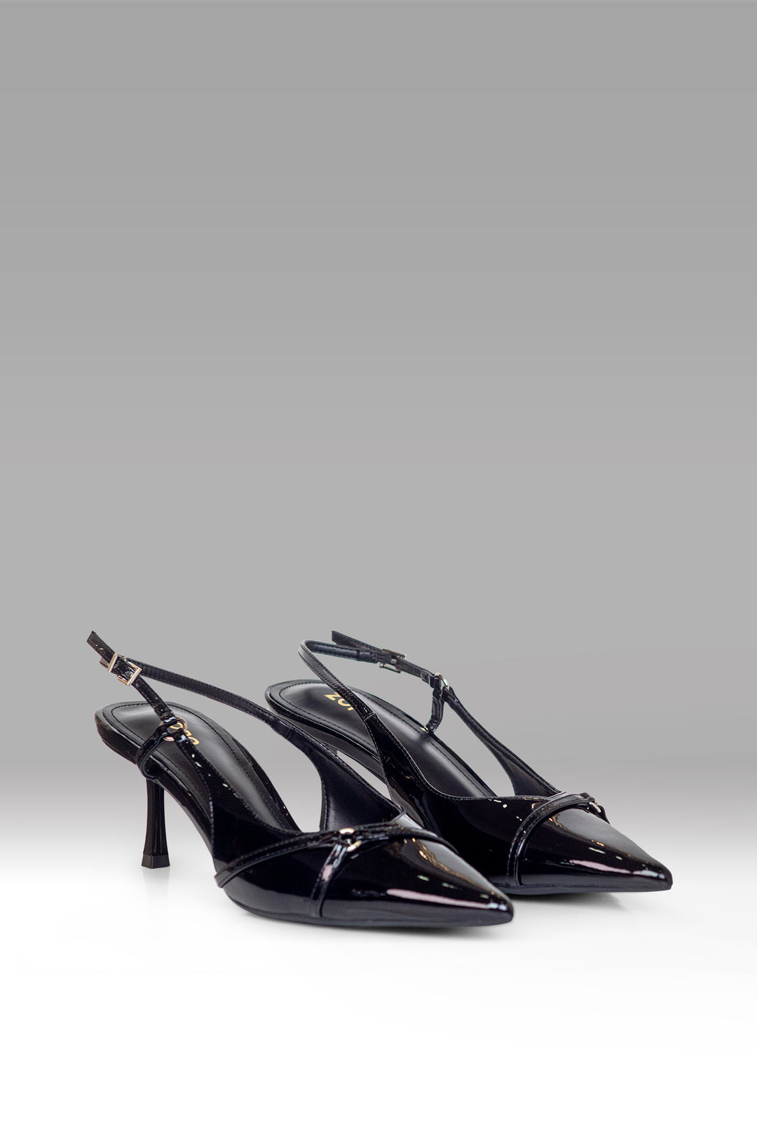 MULHER-SANDÁLIA ALTA ENVERNIZADA PRETA NOVA