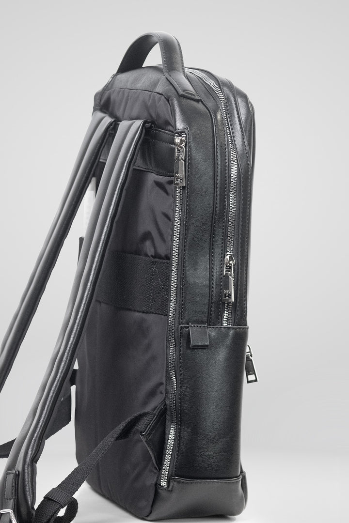 HOMEM-MOCHILA PRETA NOVA