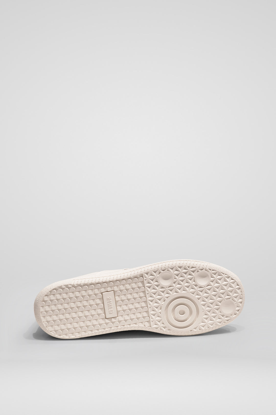 MULHER-TÉNIS CREME NOVO