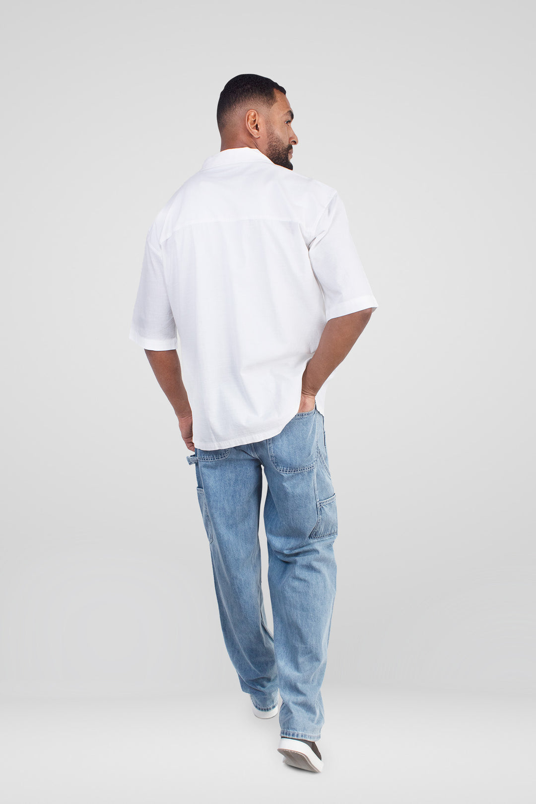 HOMEM-CALÇA JEANS AZUL NOVA